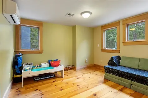 93 Coffeetown Road Deerfield NH 03037