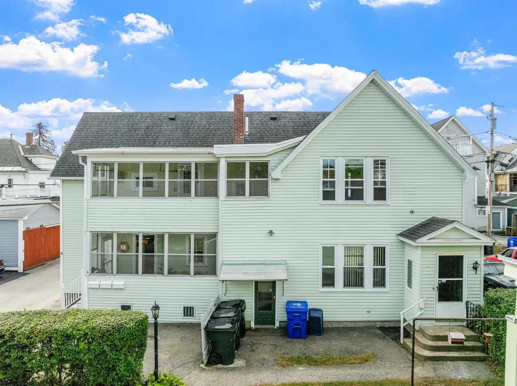 4 Quirin Street Manchester NH 03102