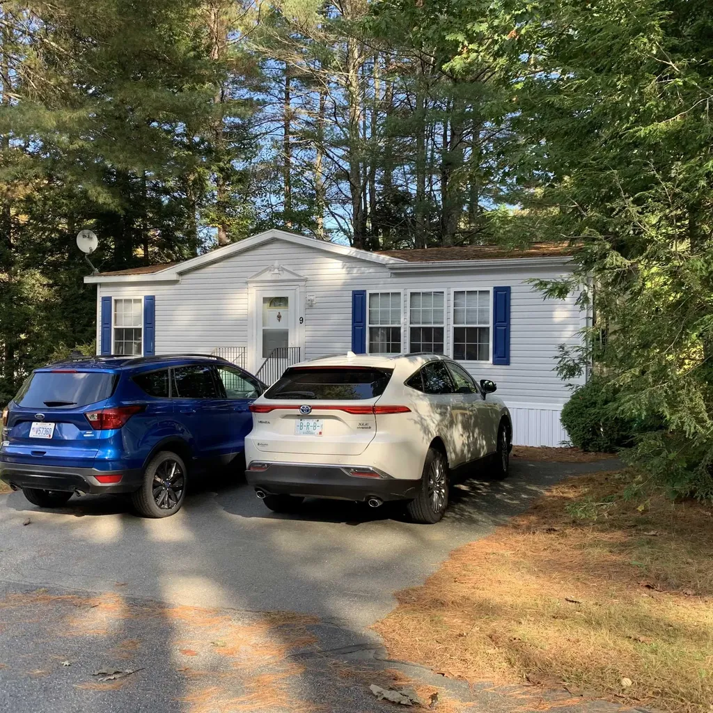 9 Lark Lane Rochester NH 03868-0000