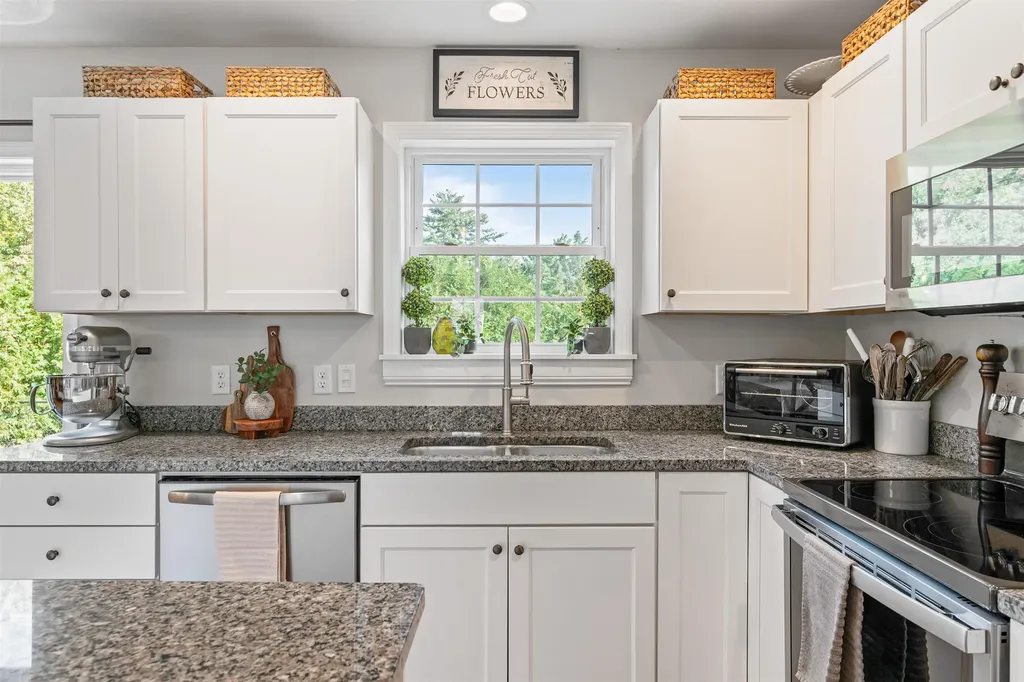 6 N Gardens Lane Milton VT 05468