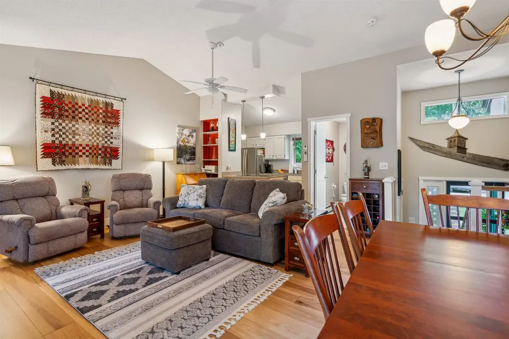 253 Old Quechee Road Hartford VT 05059