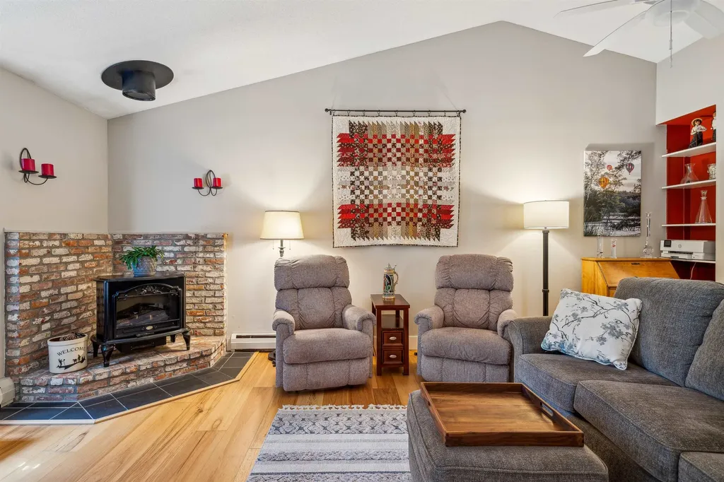 253 Old Quechee Road Hartford VT 05059