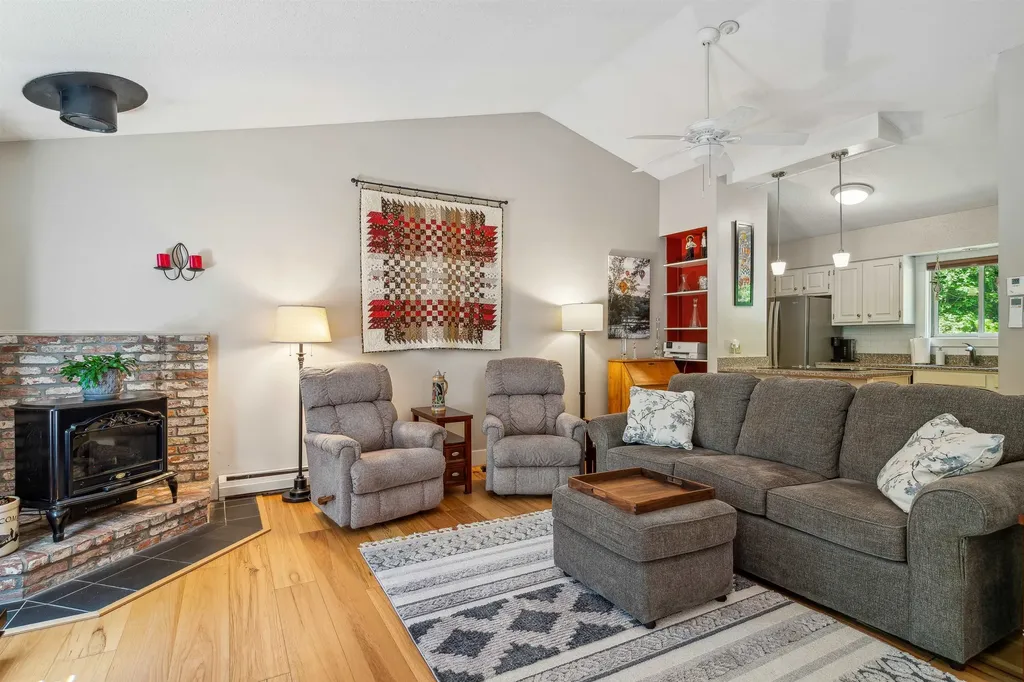 253 Old Quechee Road Hartford VT 05059