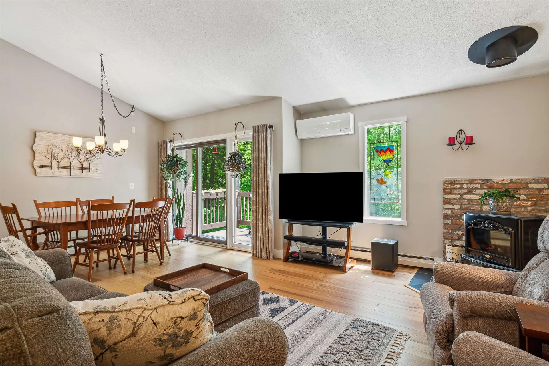253 Old Quechee Road Hartford VT 05059