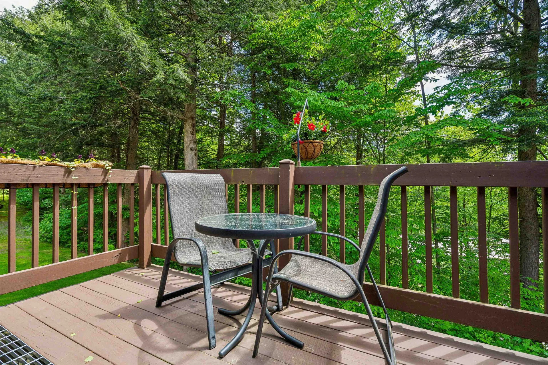 253 Old Quechee Road Hartford VT 05059