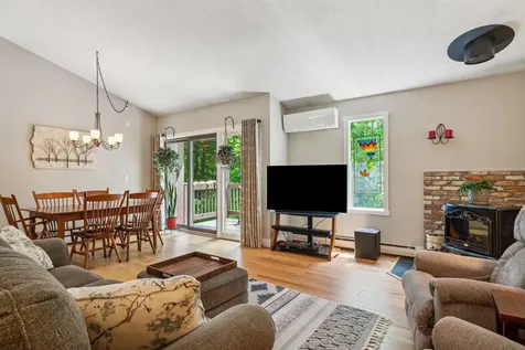 253 Old Quechee Road Hartford VT 05059