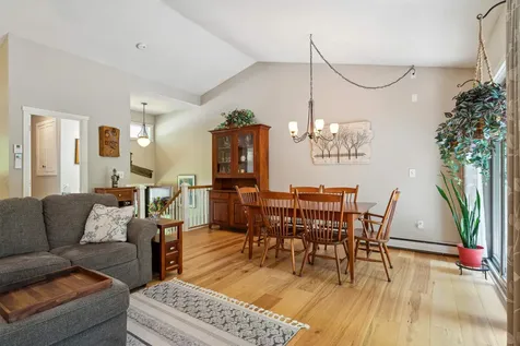 253 Old Quechee Road Hartford VT 05059