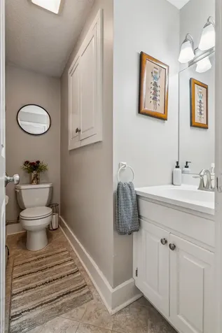 253 Old Quechee Road Hartford VT 05059
