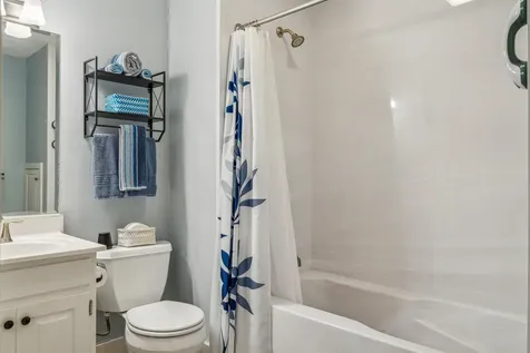 253 Old Quechee Road Hartford VT 05059