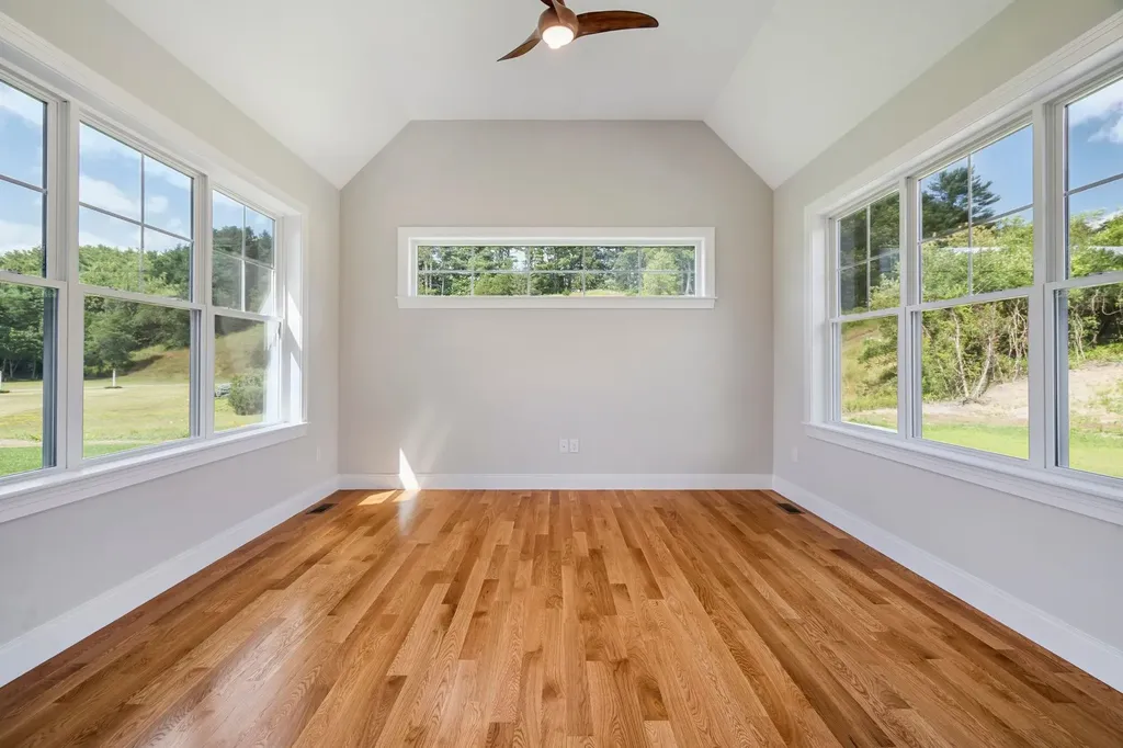 3 Garrett Road North Hampton NH 03862