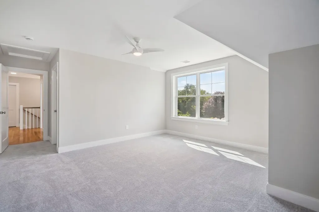 3 Garrett Road North Hampton NH 03862