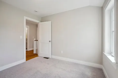 3 Garrett Road North Hampton NH 03862