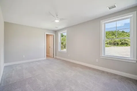 3 Garrett Road North Hampton NH 03862