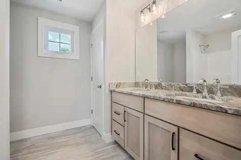 3 Garrett Road North Hampton NH 03862