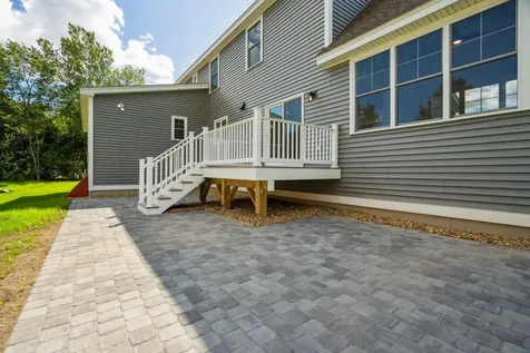 3 Garrett Road North Hampton NH 03862