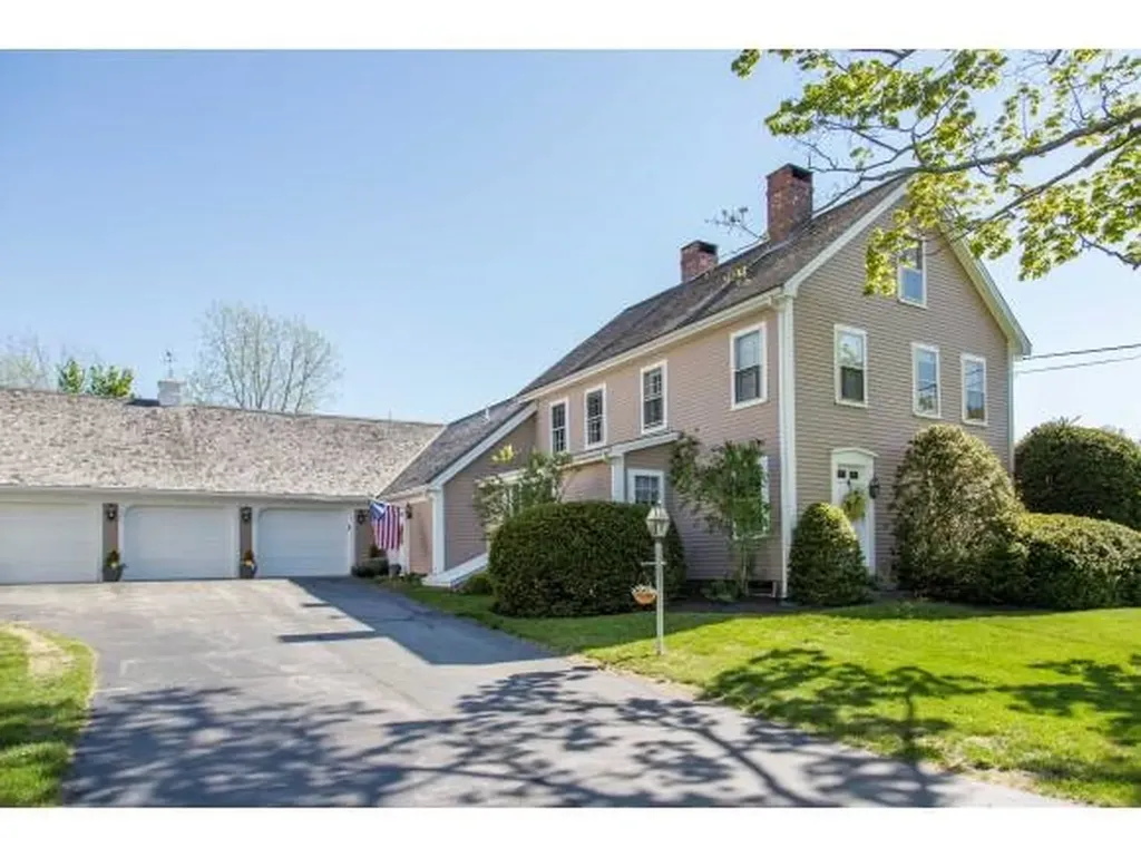 161 Main Avenue South Hampton NH 03827