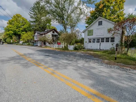 11 On The Green Street Poultney VT 06764