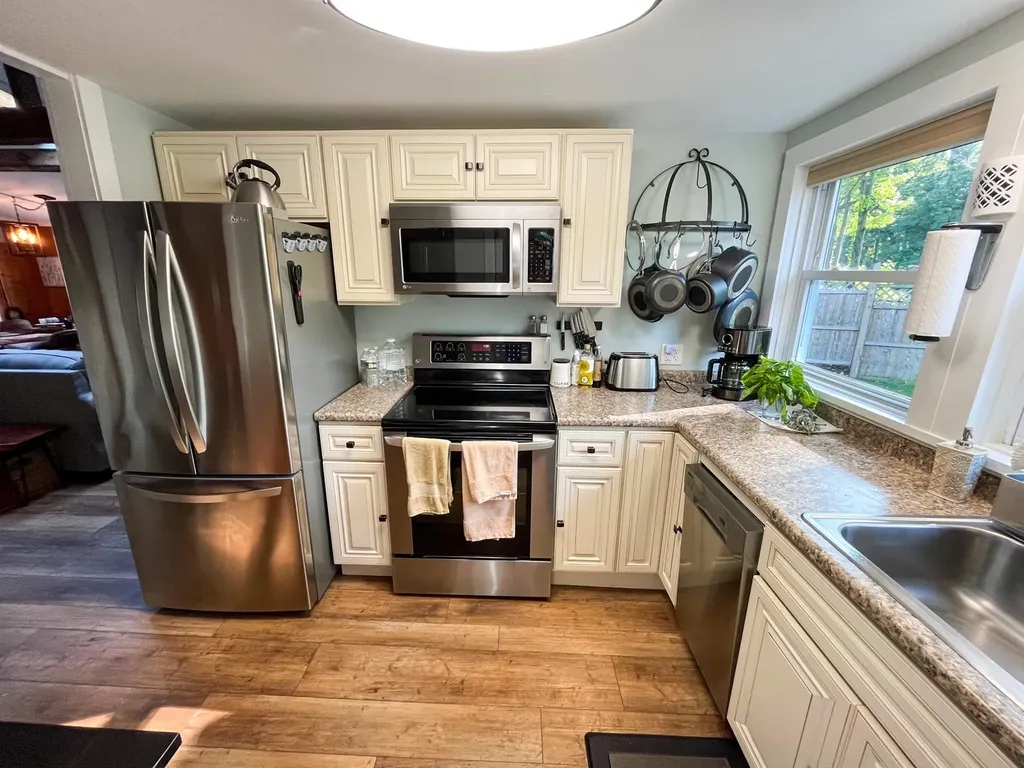 785 Holiday Point Road North Hero VT 05474