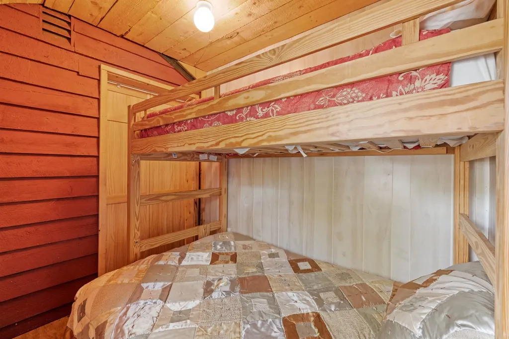 39 Hill Road Tilton NH 03276