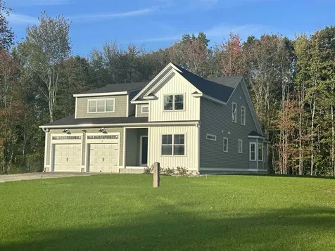 79 Signature Drive Barrington NH 03825