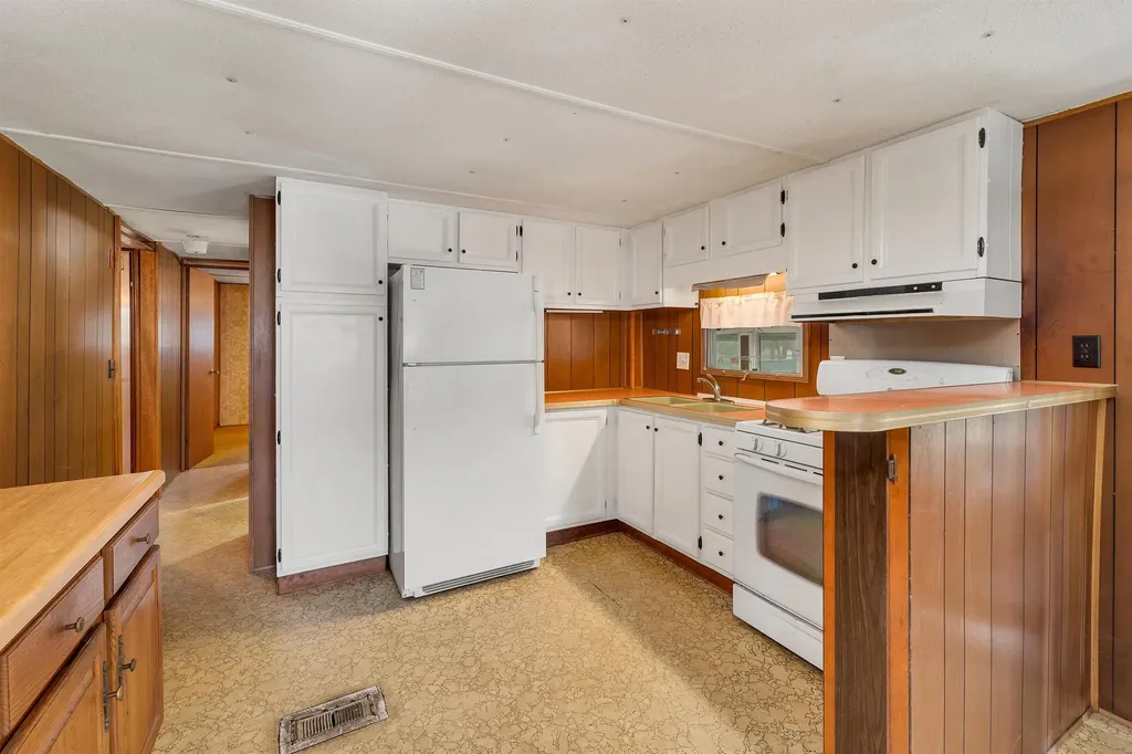 64 Kendall Street Franklin NH 03235