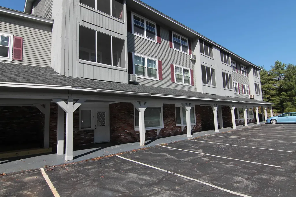 193 Main Street Woodstock NH 03262