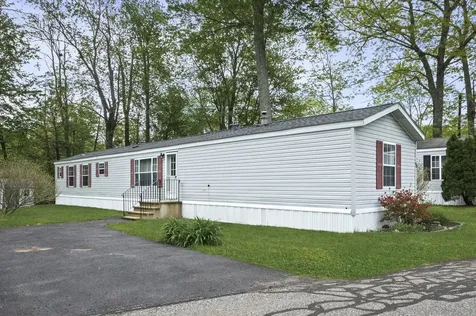 39 Hickory Avenue North Hampton NH 03862