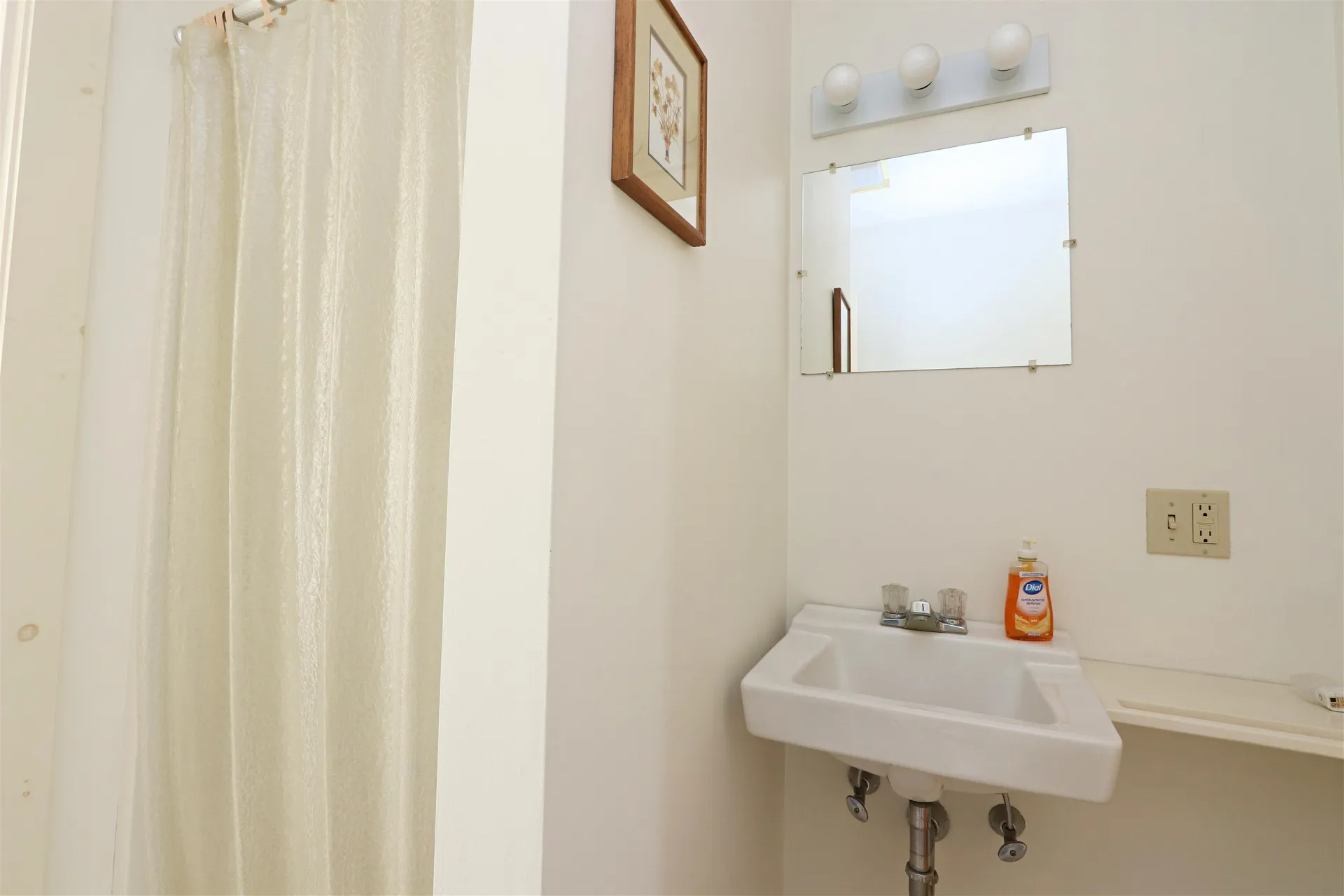 184 Field Road Peacham VT 05862