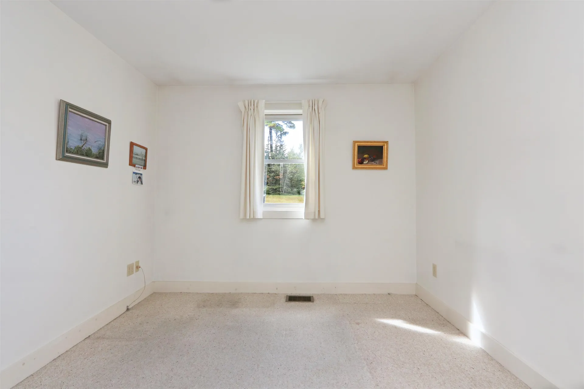 184 Field Road Peacham VT 05862