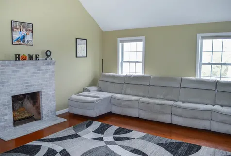 80 Arrowcrest Drive Swanzey NH 03446