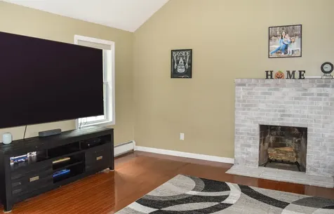 80 Arrowcrest Drive Swanzey NH 03446