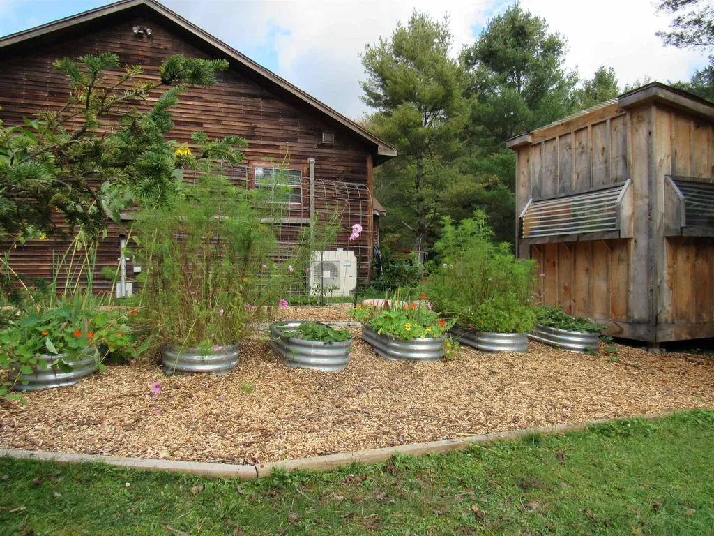 324 North Road Eden VT 05653