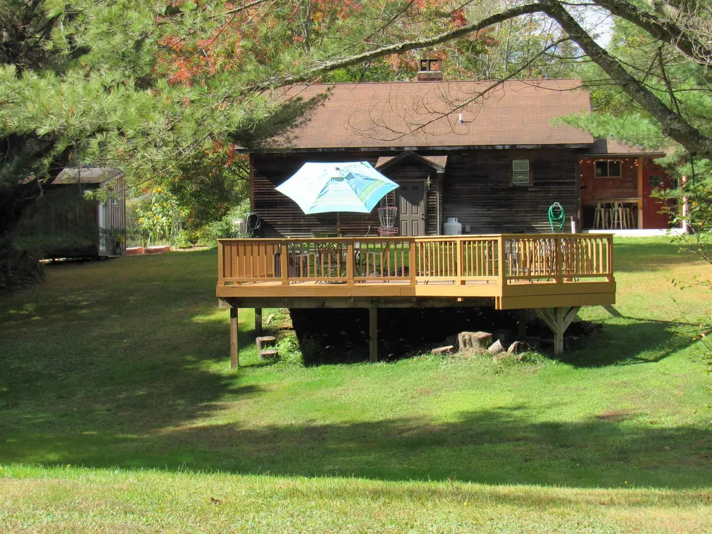 324 North Road Eden VT 05653