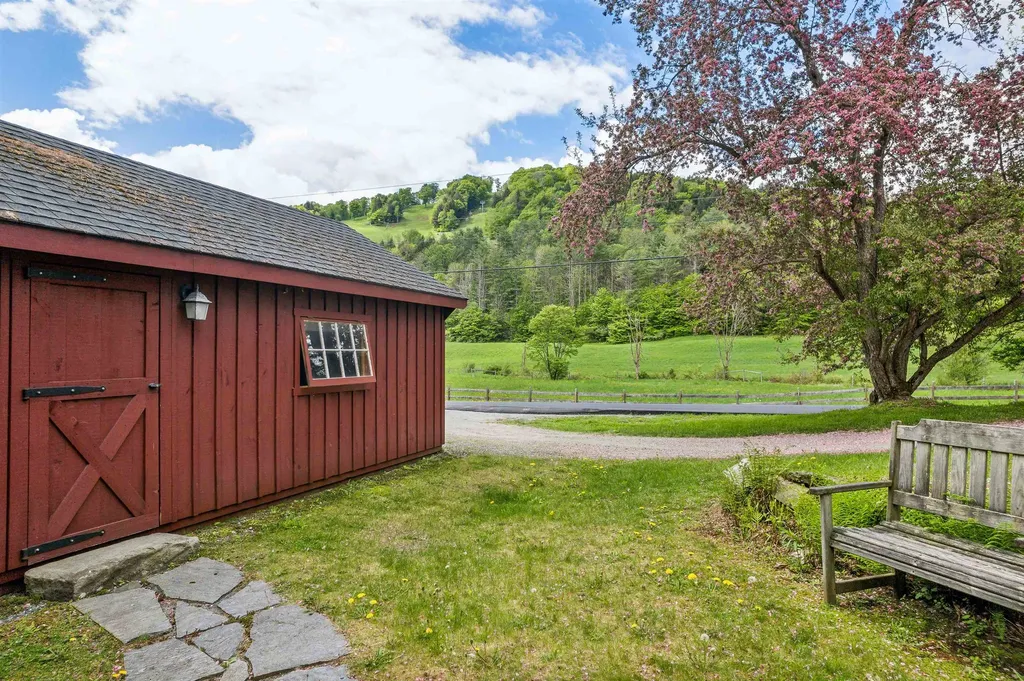 420 Stage Road Pomfret VT 05067