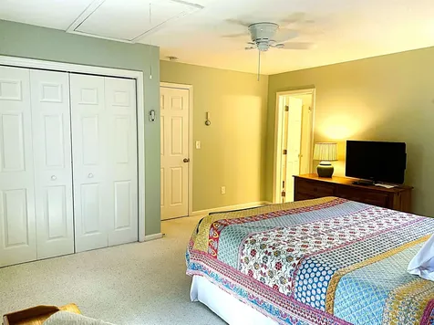 90 Kingfisher Road Hartford VT 05059
