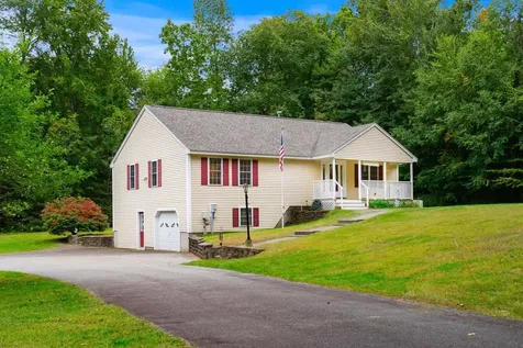 11 Moulton Drive Hampstead NH 03826