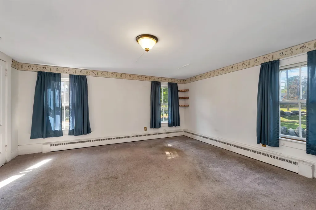 763 Elm Street Laconia NH 03246