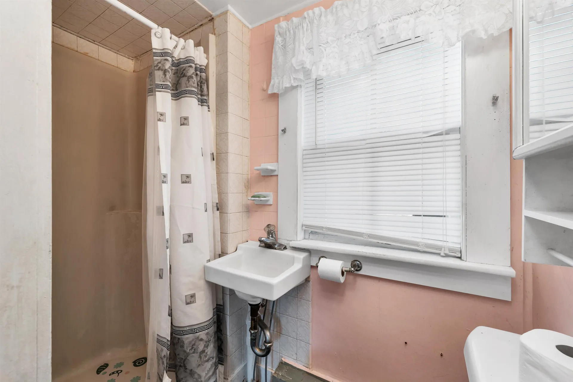 763 Elm Street Laconia NH 03246