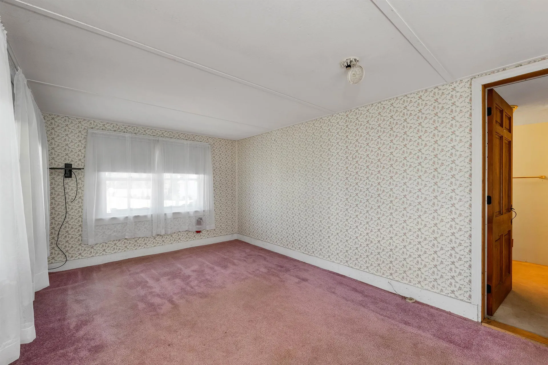 763 Elm Street Laconia NH 03246