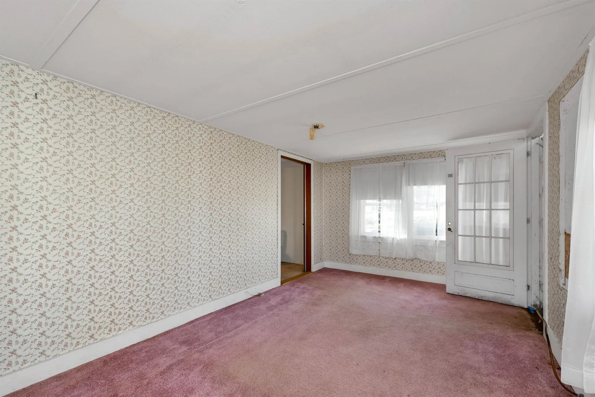763 Elm Street Laconia NH 03246