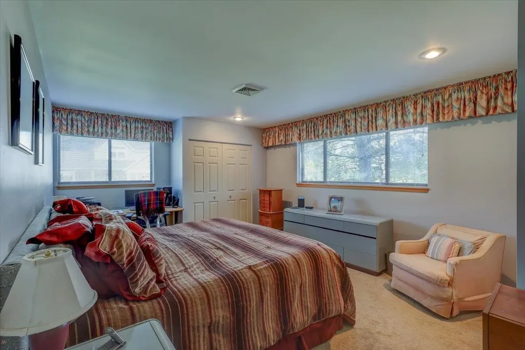 16 Starbird Road Jericho VT 05465