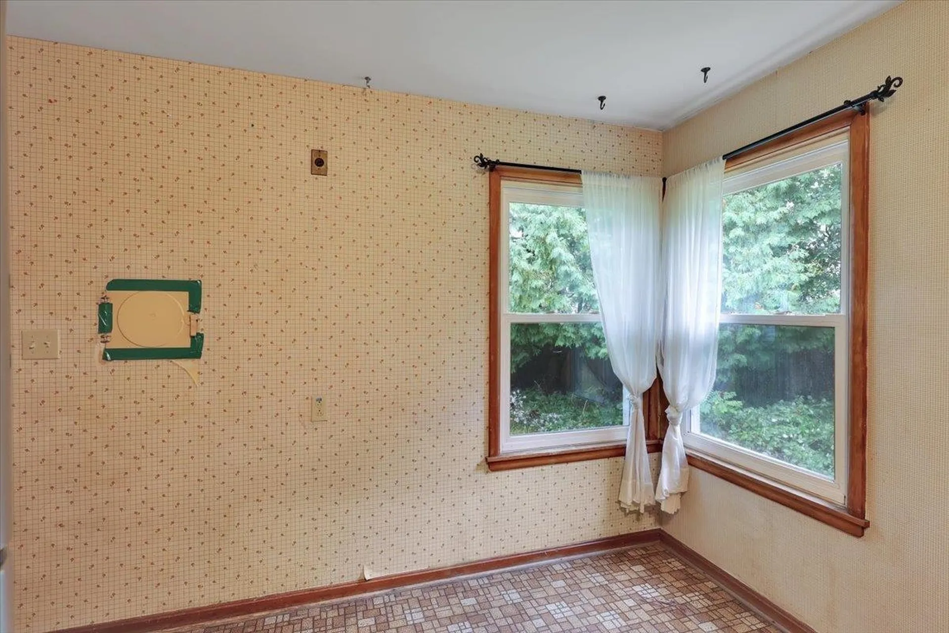 143 Edgemoor Drive Burlington VT 05408