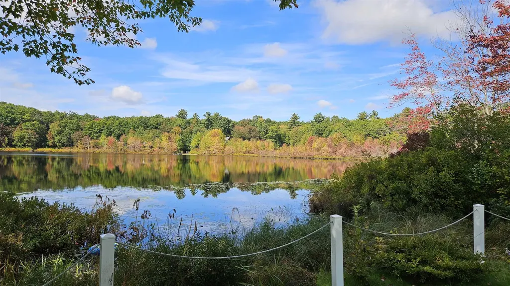 22 Gena Avenue Derry NH 03038