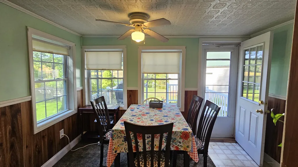 22 Gena Avenue Derry NH 03038