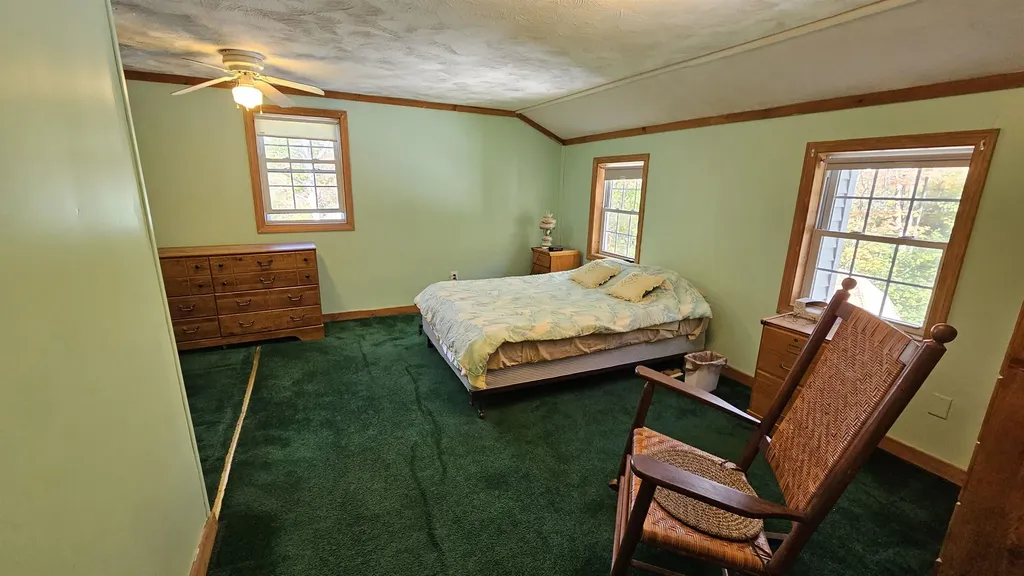 22 Gena Avenue Derry NH 03038