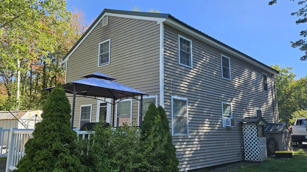 22 Gena Avenue Derry NH 03038