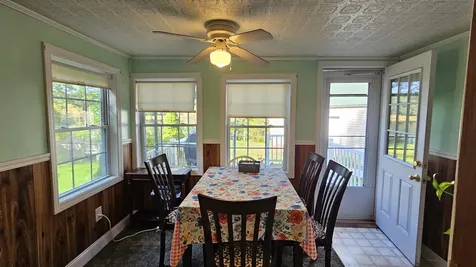 22 Gena Avenue Derry NH 03038