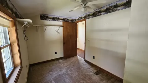 22 Gena Avenue Derry NH 03038