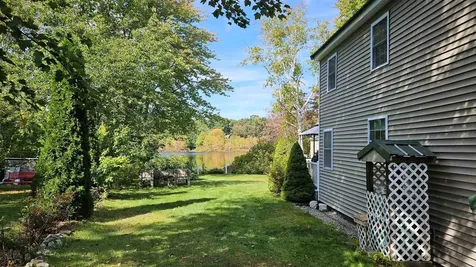 22 Gena Avenue Derry NH 03038