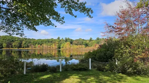 22 Gena Avenue Derry NH 03038